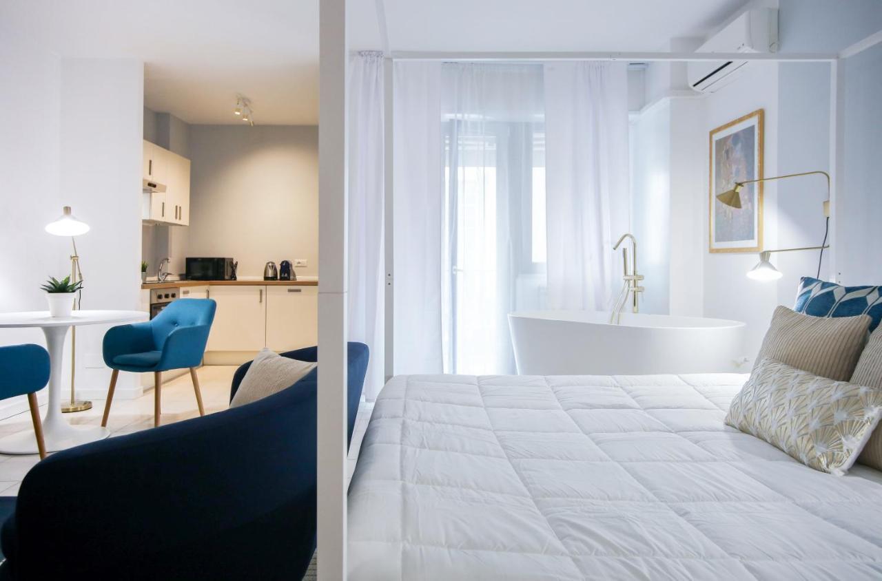 Glamorous Flat With Jacuzzi, King Size Bed And Small Balcony Perugia Zewnętrze zdjęcie